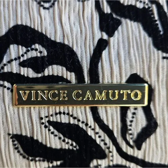 New- Vince Camuto Black and Cream Floral Women's Pouch - Picture 4 of 9